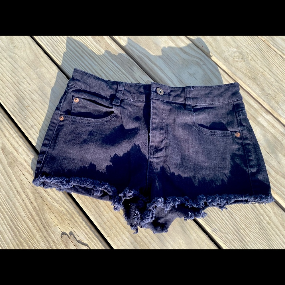 Forever 21 size 27 dark blue shorts Like New (size 4)